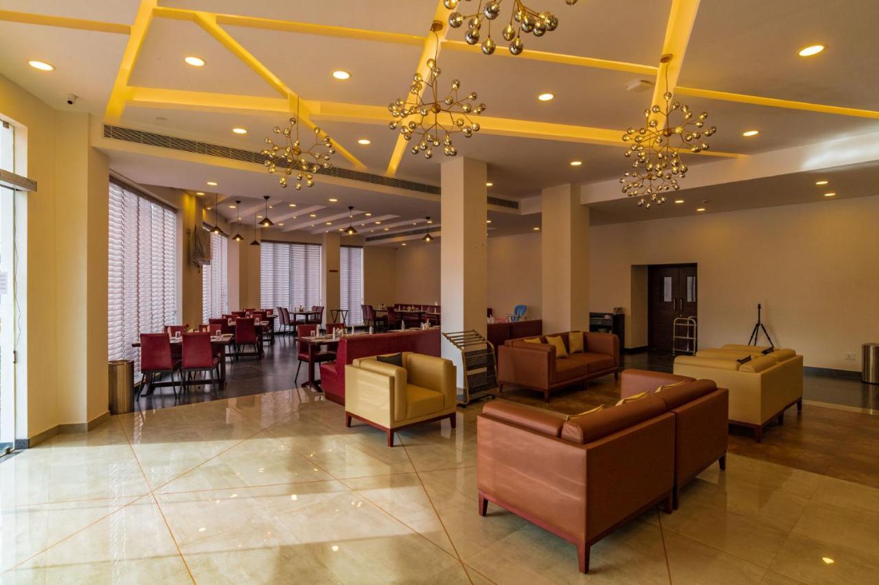 Arctic Hotel Kochi Dış mekan fotoğraf
