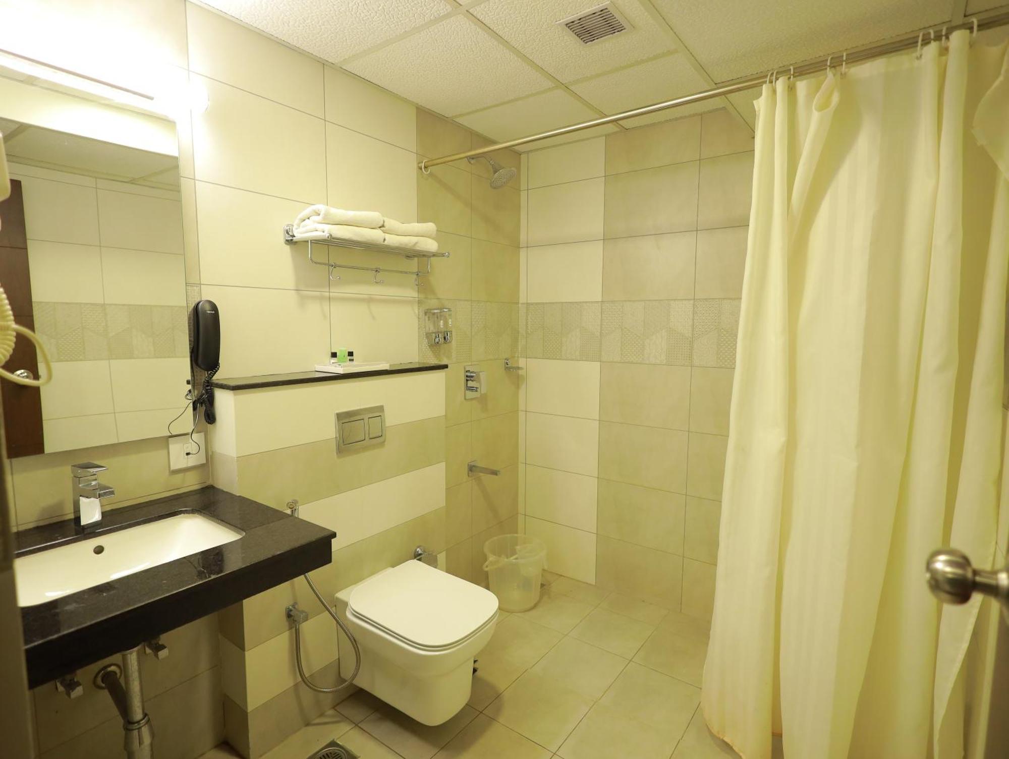 Arctic Hotel Kochi Dış mekan fotoğraf