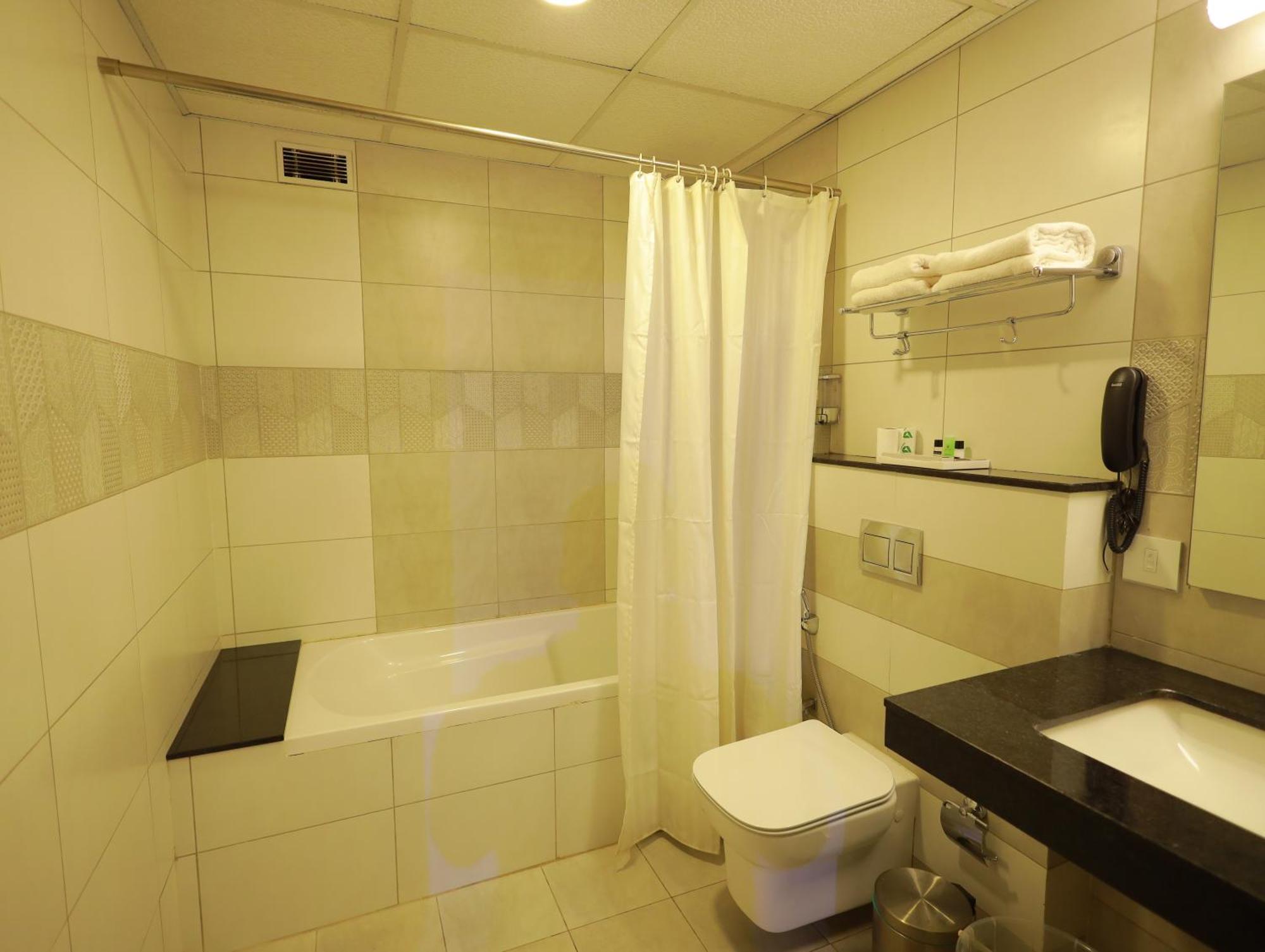 Arctic Hotel Kochi Dış mekan fotoğraf